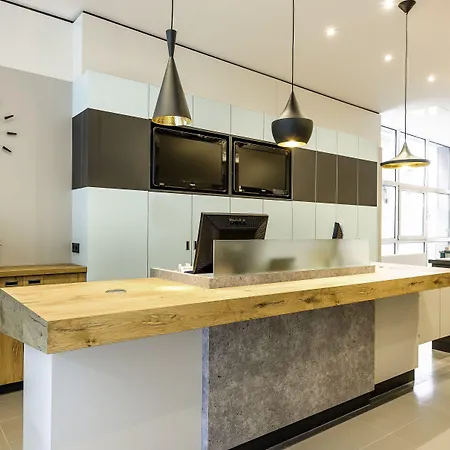 Ibis Altstadt 2*