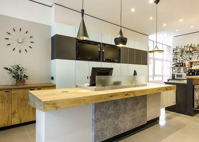 Ibis Altstadt 2*